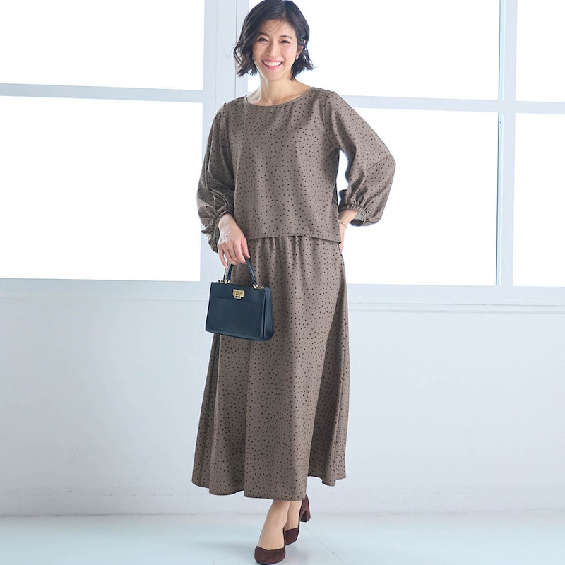 モデル身長168cm／M　※写真は撮影用のため総丈+6cmになります。