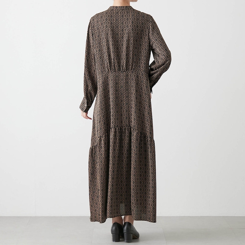 モデル身長168cm／M　※写真は撮影用のため着丈+8cmになります。