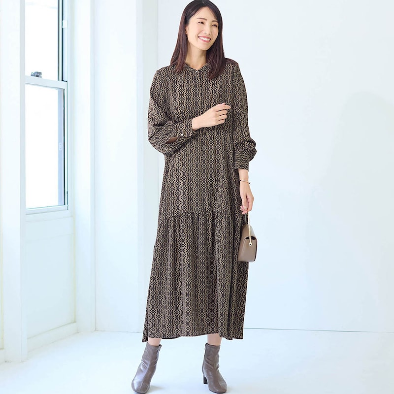 モデル身長173cm／M　※写真は撮影用のため着丈+8cmになります。