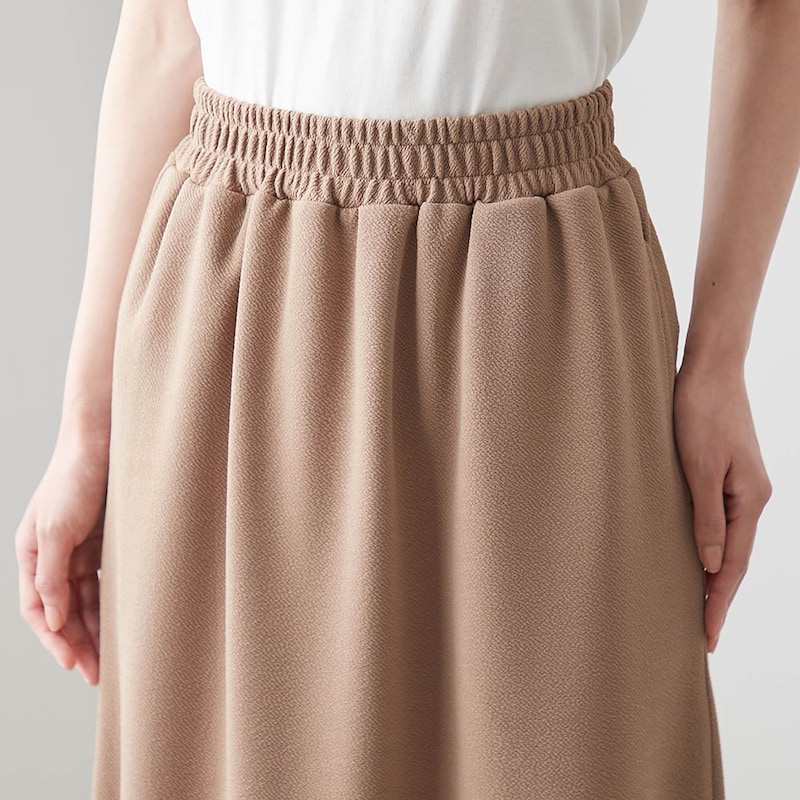 ウエストは総ゴムではきやすく着心地ラクちん