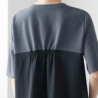 バックはギャザーデザインがアクセントに