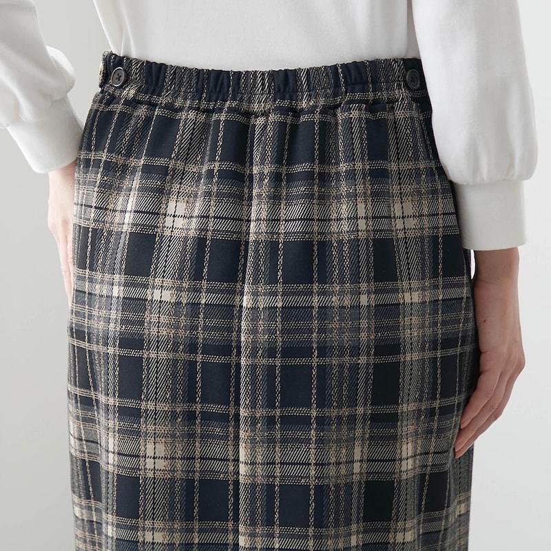 ウエストは後ろゴムではきやすく着心地ラクちん