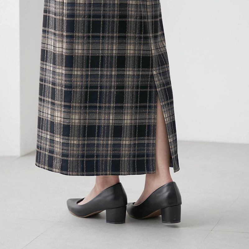 動きやすい裾スリット入り