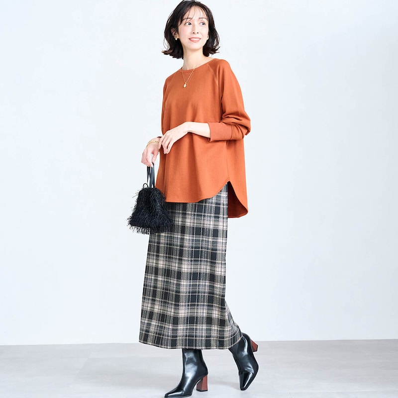 モデル身長169cm／M　※写真は撮影用のため総丈+6cmになります。