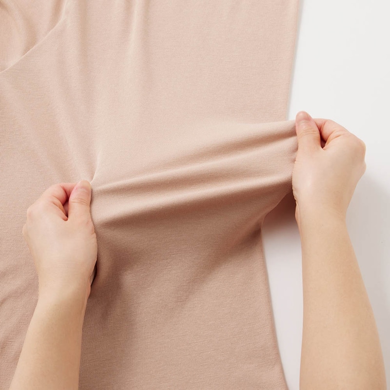 薄手の素材で涼しくかるい着用感