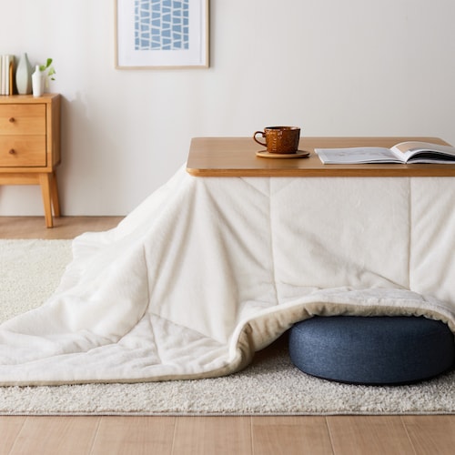 リバーシブルに使えるすっきりこたつ布団