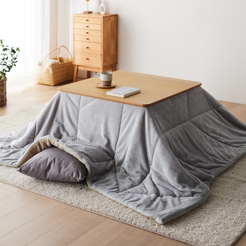 リバーシブルに使えるすっきりこたつ布団