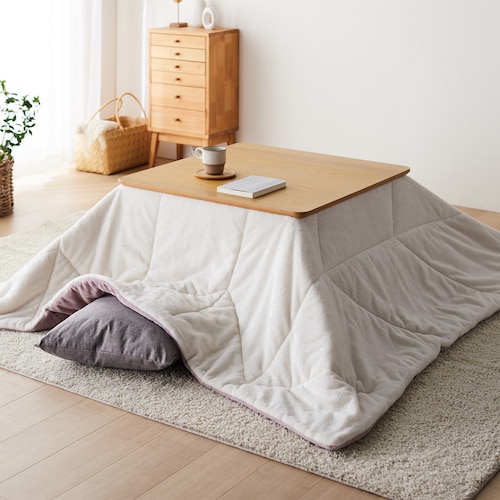 リバーシブルに使えるすっきりこたつ布団