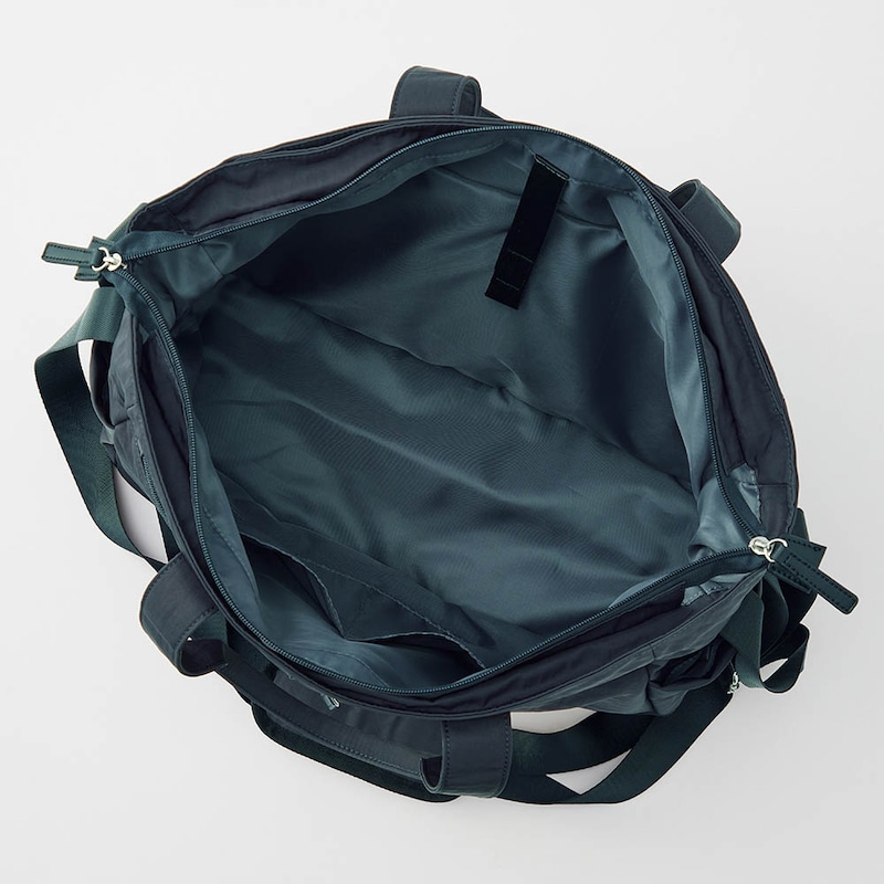 ポケット：中にクッション入りワンタッチテープ付きオープン1つ・オープン2つ