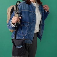 リュックとサコッシュが一体化！荷物をおろすときもスムーズ