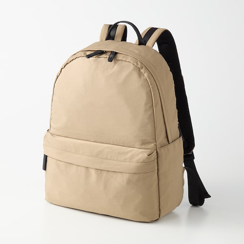 他の荷物まで持ってくれる！荷物持ちリュック（サコッシュ付き）