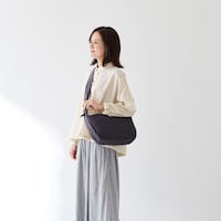 今日は特に買い物予定無し！コンパクトな荷物で出かけよう／斜め掛け時