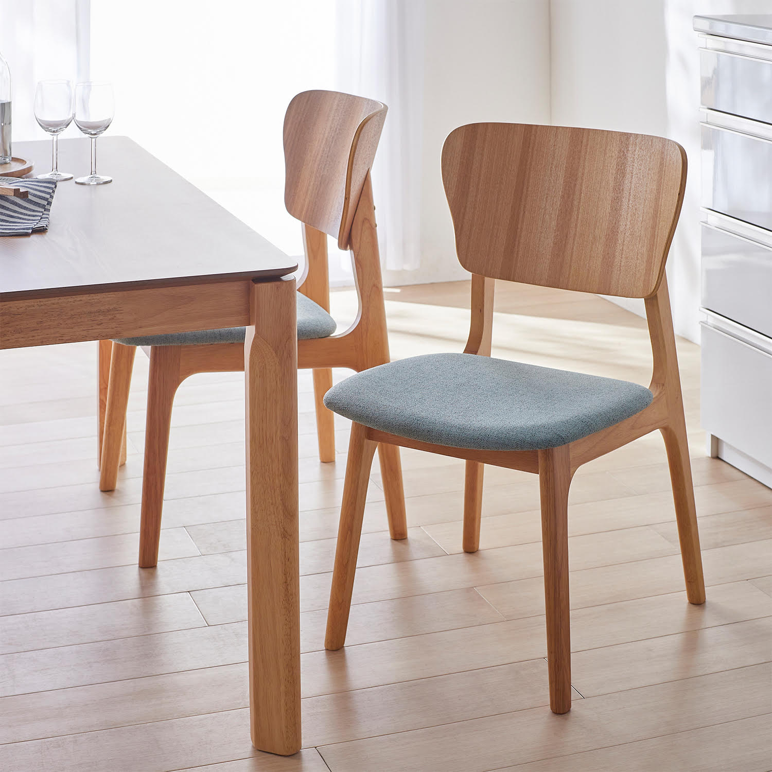 【ベルメゾン】ファブリック座面のダイニングチェア