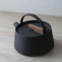 木製なので、熱くなりにくい蓋の取っ手