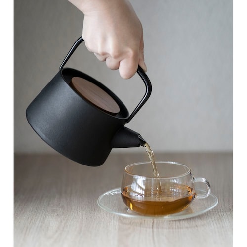 小泉誠デザインの南部鉄器 tetu 小鉄瓶 ＜0.56L＞ 【IH/ガス火対応】
