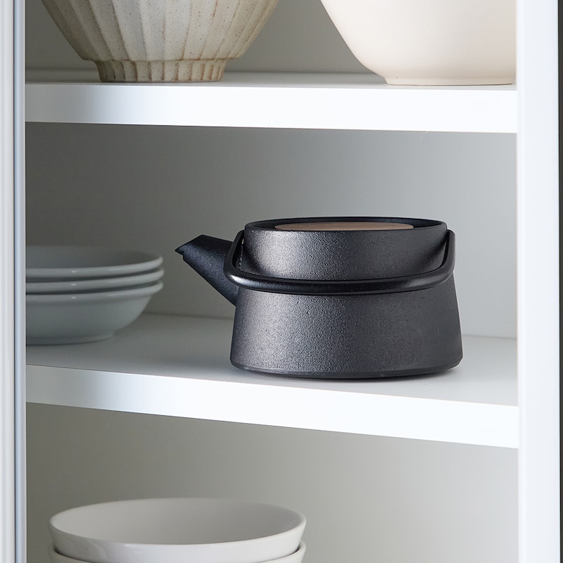 持ち手を倒して収納できる