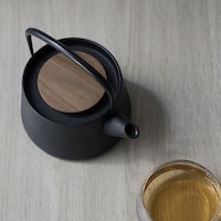 木製なので、熱くなりにくい蓋の取っ手