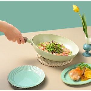 【ベルメゾン】盛り付けいらず、そのまま食卓に出したくなるセラミックコーティングフライパン 【IH/ガス火対応】