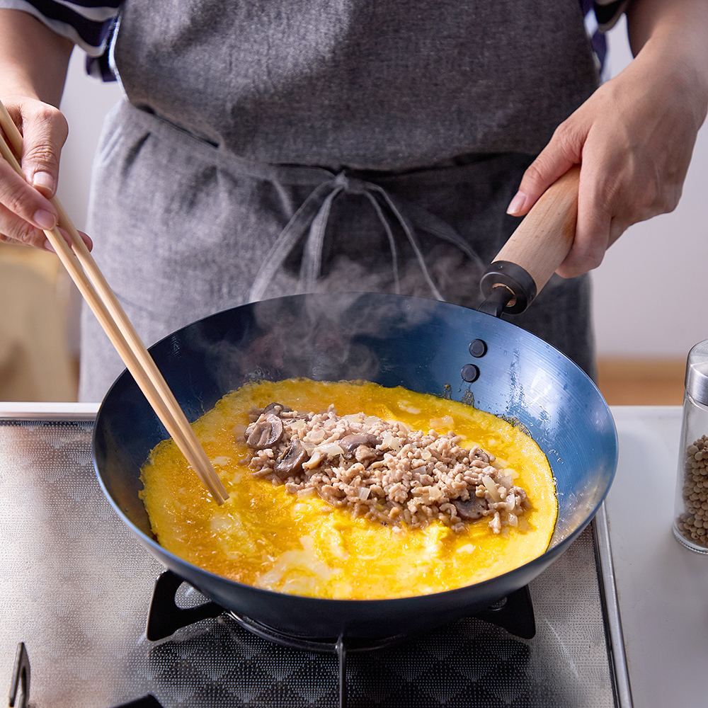 【ベルメゾン】女性でも扱いやすい軽量 鉄のフライパン 【IH/ガス火対応】