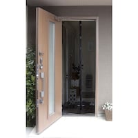 内側ドア枠に面テープでとめるだけ！
