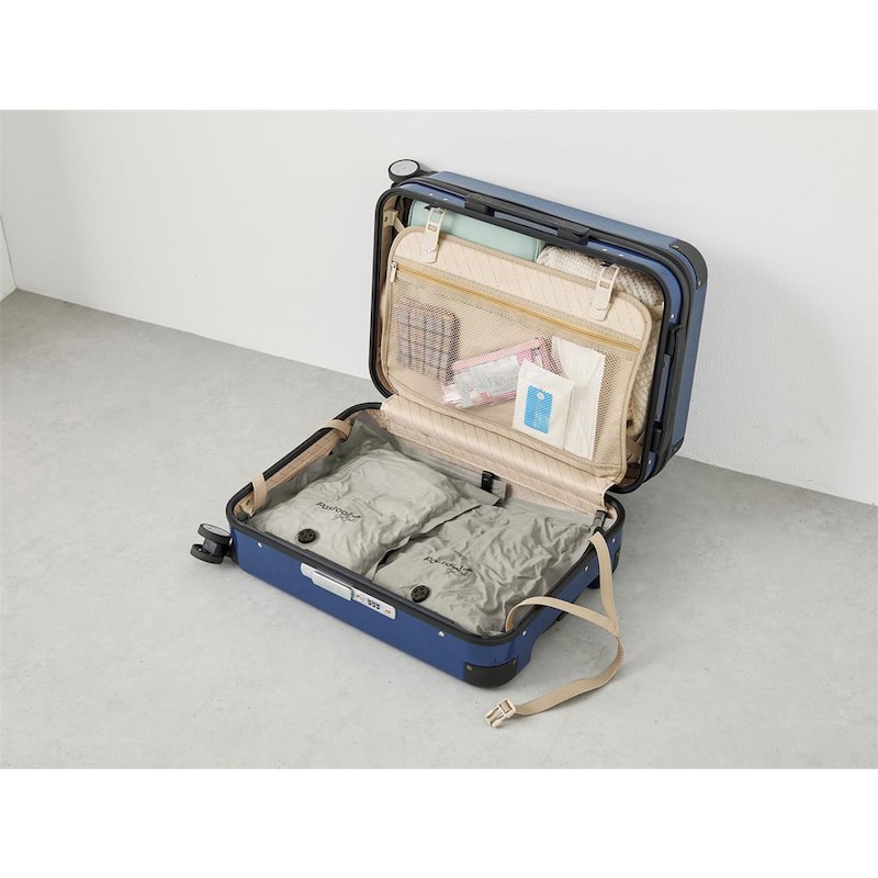 色付きなので中身が見えにくく、人目を気にせず荷物を広げられる