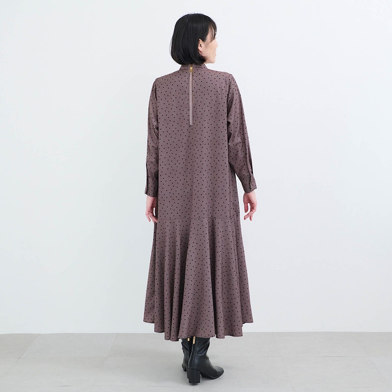 モデル身長170cm／M　※写真は撮影用のため総丈＋7cmになります。