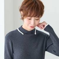 杢チャコールは襟の白い縁取りがアクセントに