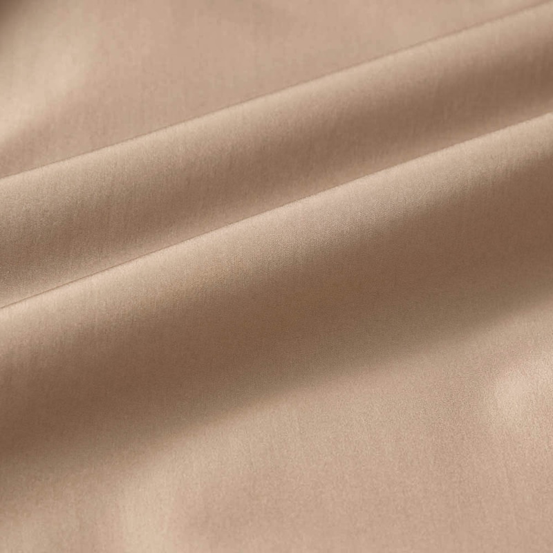 表地は防風シートを挟み込んだ高密度クロス素材