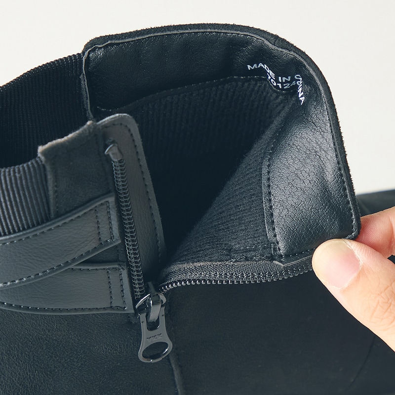 内側全面が肌ざわりのよい起毛ニット素材で暖か