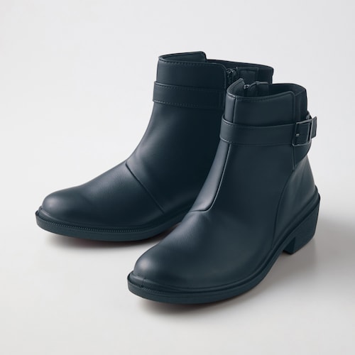アンクルベルト付きブーツ