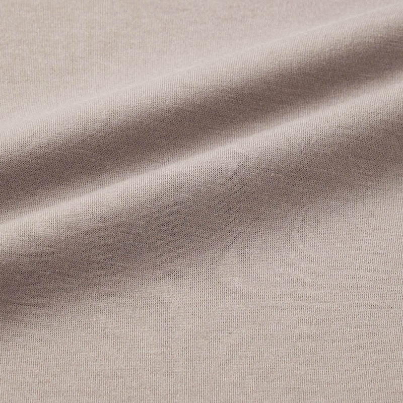 毛玉になりにくい特殊な糸を使用し、なめらかできれいな風合いをキープ