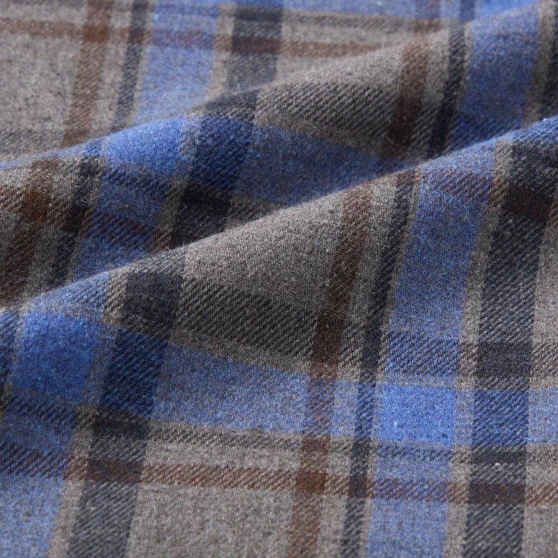先染めチェックに起毛をかけたやわらかな風合い