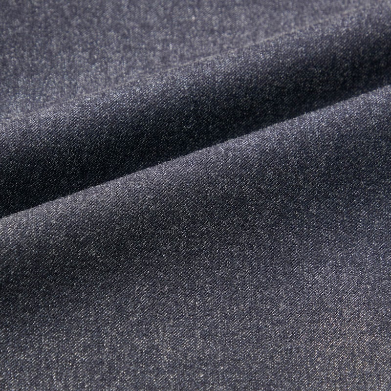 尾州織素材だからカジュアルながらもきちんとコーデに使える