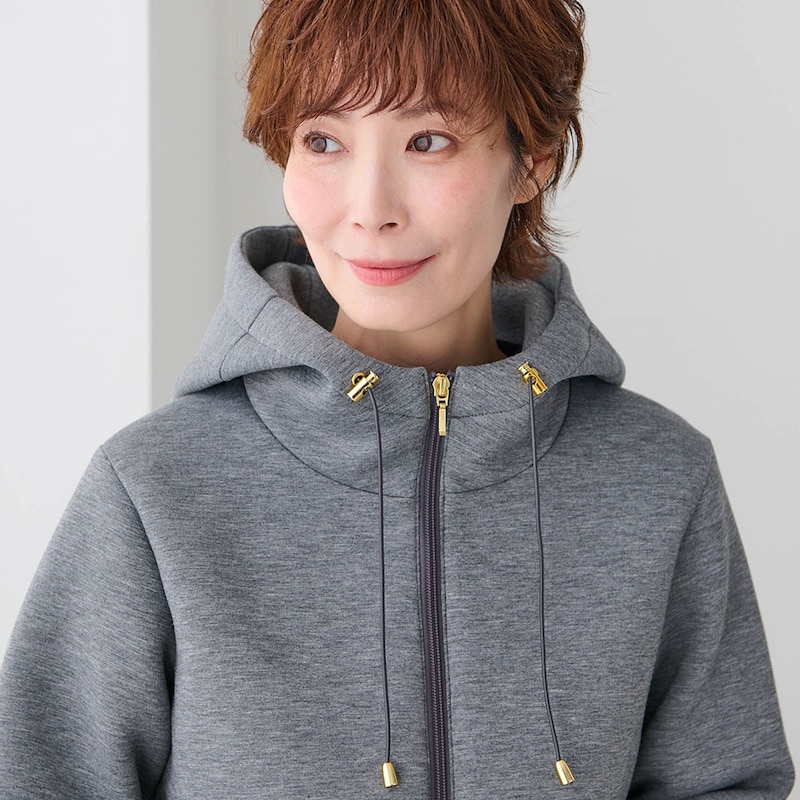 高級感を演出するゴールドパーツ