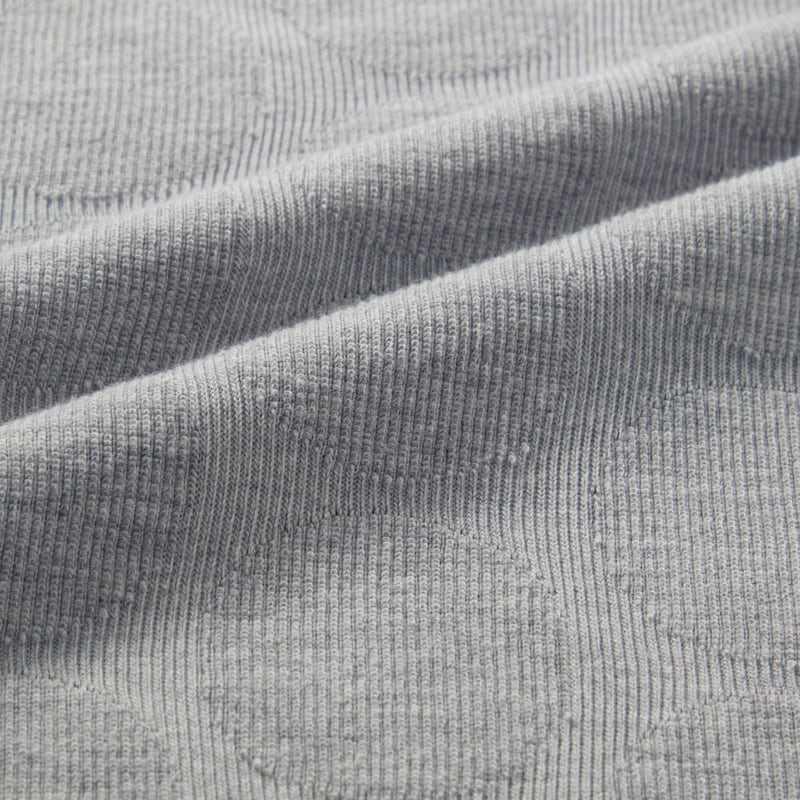 立体感のあるジャカードカットソー