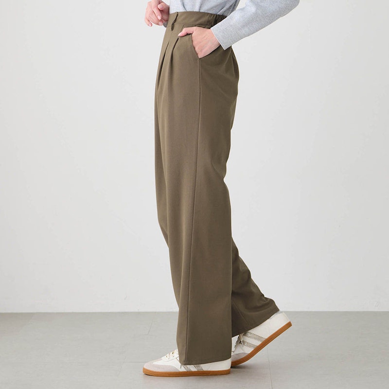 モデル身長170cm／M・股下70cm　※写真は撮影用のため股下＋6cmになります。