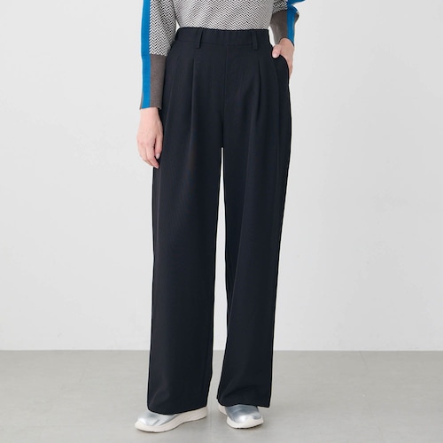 すっきり見えを叶えるタックワイドハンサムパンツ