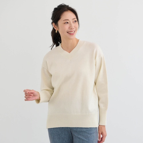 洗濯機で洗えるＶネックニットプルオーバー
