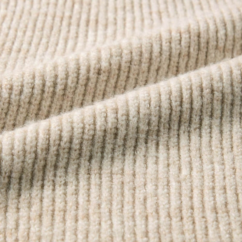 ストライプ編みですっきり見え