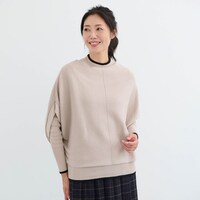 ベージュ