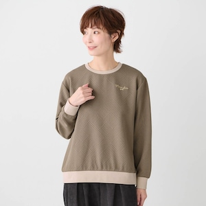 カーキ