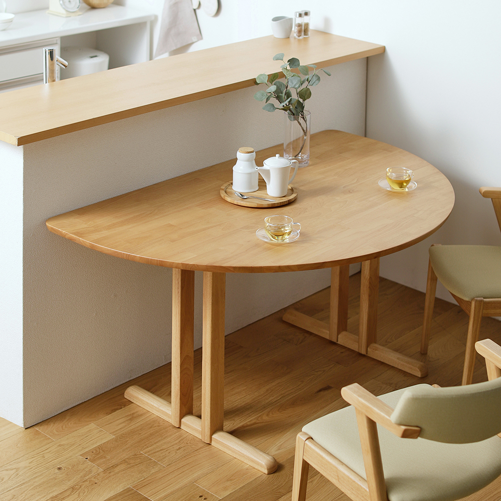 【ベルメゾン】壁付け設置ができる天然木の半円形ダイニングテーブル 【ベルメゾン】壁付け設置ができる天然木の半円形ダイニングテーブル