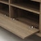 扉が広く開くので収納物の出し入れがしやすい構造
