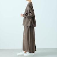 モデル身長167cm／M※写真は撮影用のため総丈+6cmになります。