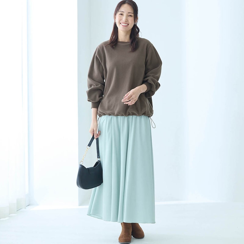 モデル身長173cm／M※トップスのみ着用