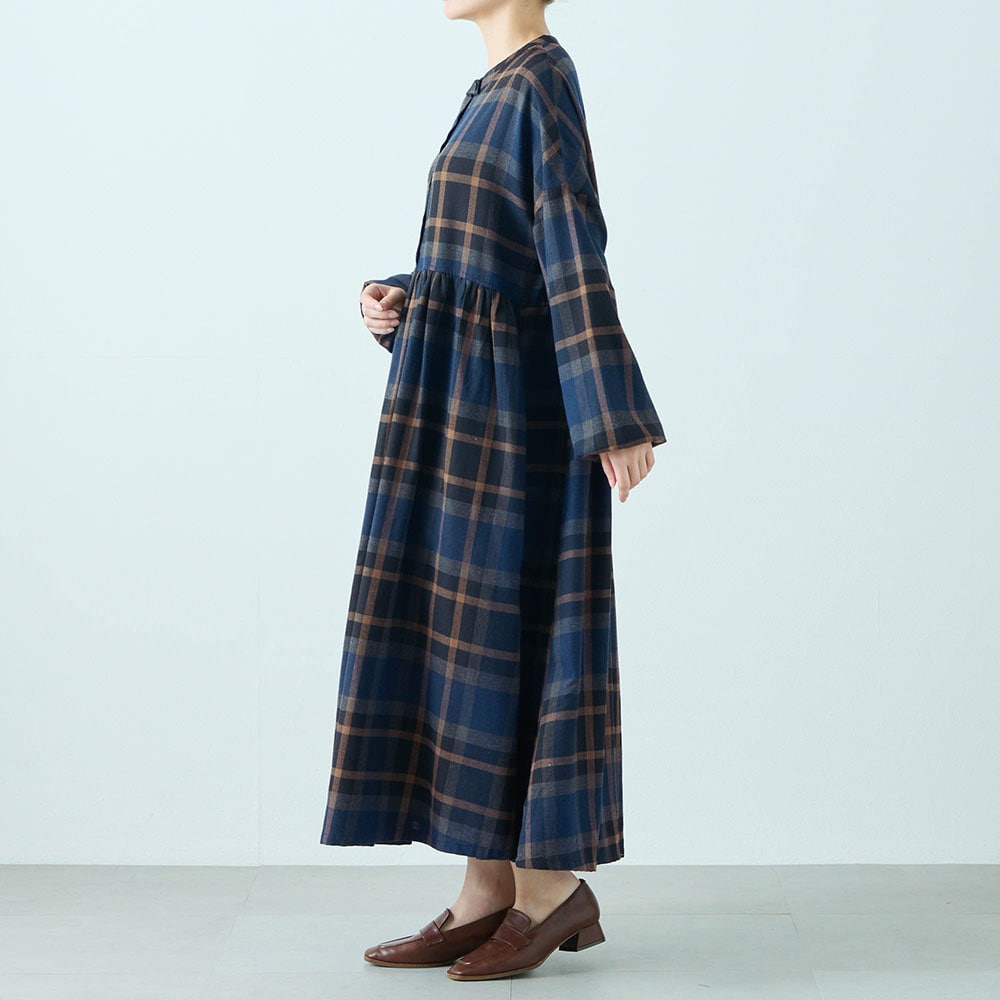 モデル身長168cm／M～L※写真は撮影用のため着丈+8cmになります。