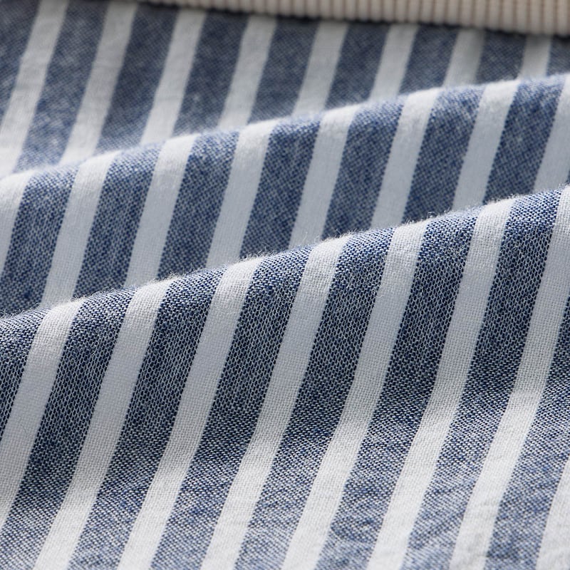 シャツ重ね着風部分はさらっとした綿素材