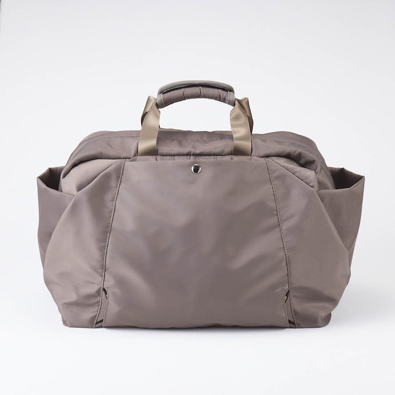 すぐに出したいものを入れる外ポケットが充実