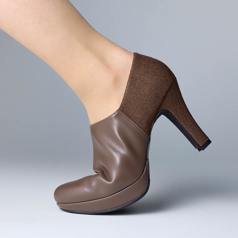 程よくしなる素材なのでラクに歩ける