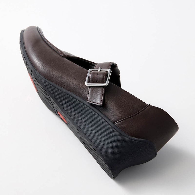 屈曲性と安定感のある一体型ウェッジソール